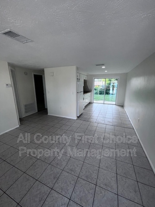 Primary Photo - 6122 Indiana Ave