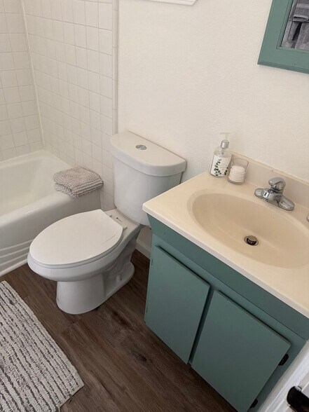 Building Photo - 113 Loretta Ct