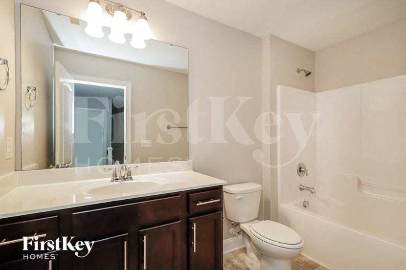 Building Photo - 15230 Aullcin Ct