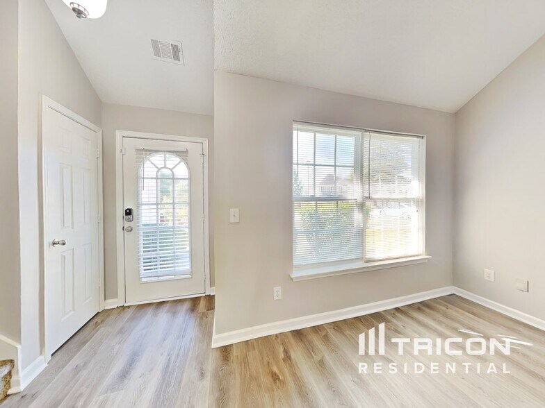 Building Photo - 5195 Bridle Point Pkwy