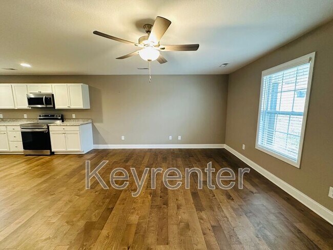 Building Photo - 8025 Poplar Grv Ln