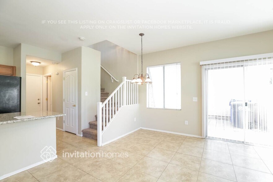 Building Photo - 1532 S Avocet St