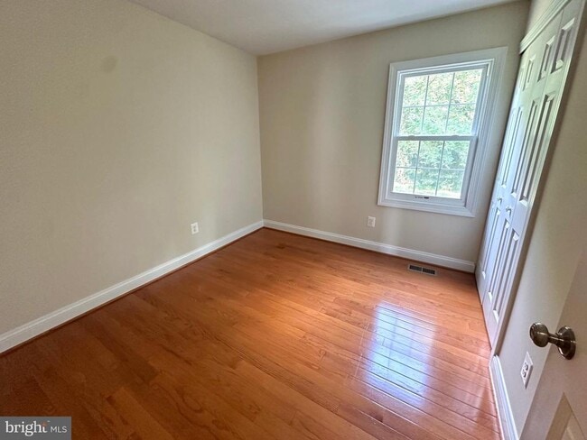 Building Photo - 1213 Forestville Dr