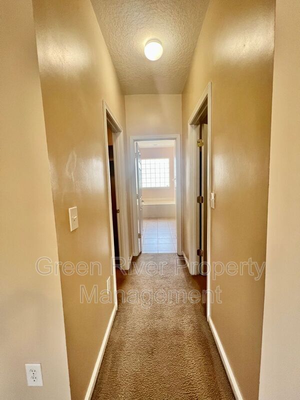 Building Photo - 12576 Arrowleaf Ln