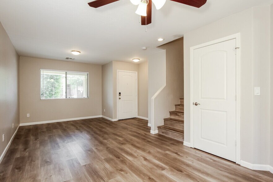 Building Photo - 10206 W Whyman Ave