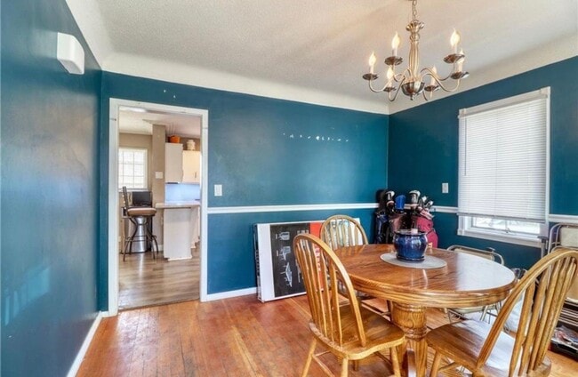 Building Photo - 5 bed 2 bath house close to Concordia and MSUM