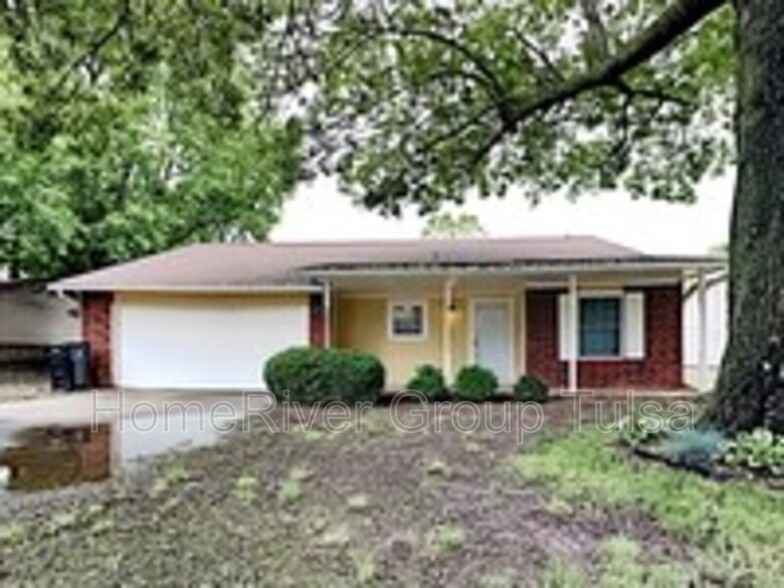 Primary Photo - 7505 S Maple Ave