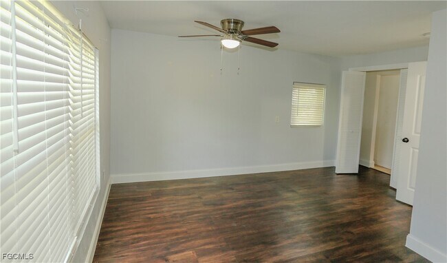 Building Photo - 310 Burland St