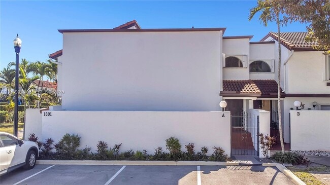 Building Photo - 1301 SW 124th Ct