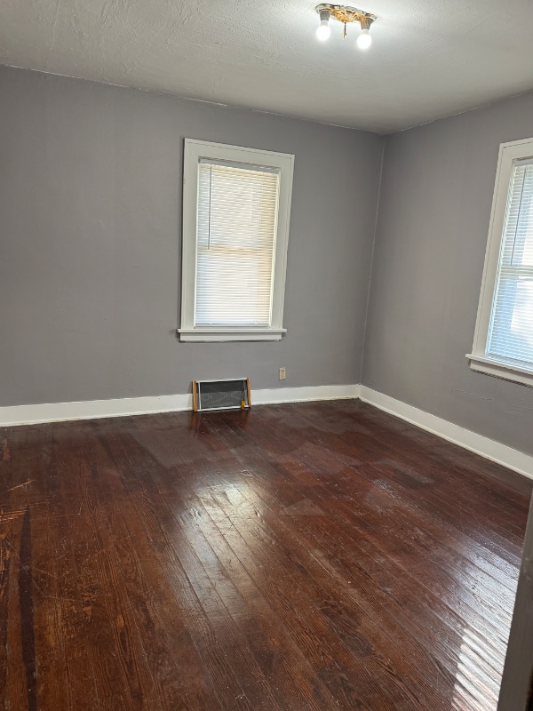 Building Photo - 119 W Willow Dr