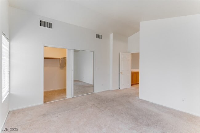 Building Photo - 313 Tuscany Ct