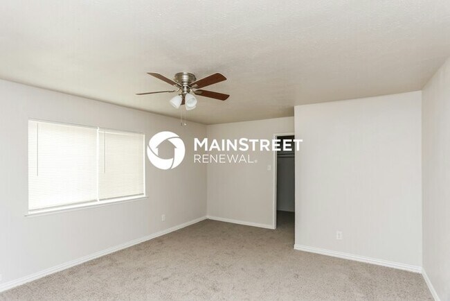 Building Photo - 3 Bedroom Pet-Friendly Home in Arlington, TX with Main Street Renewal