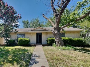 Building Photo - Spacious 3-Bed, 2-Bath Home in Allen, TX with Split Floor Plan, Double Oven & Large Shaded Backyard
