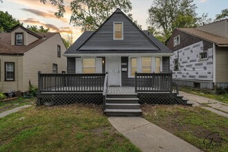 Building Photo - 18182 Heyden St