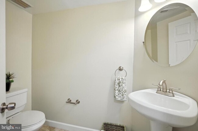 Building Photo - 6696 Debra Lu Way