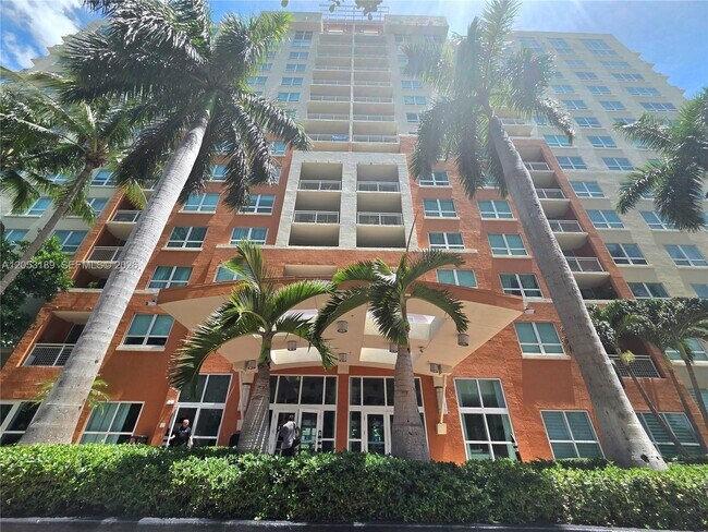 Building Photo - 2000 N Bayshore Dr
