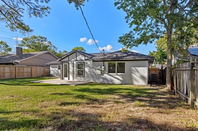 Building Photo - 11423 Hazen St