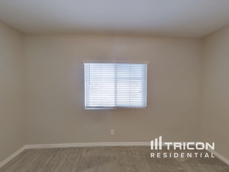 Building Photo - 6563 Smithville Ave