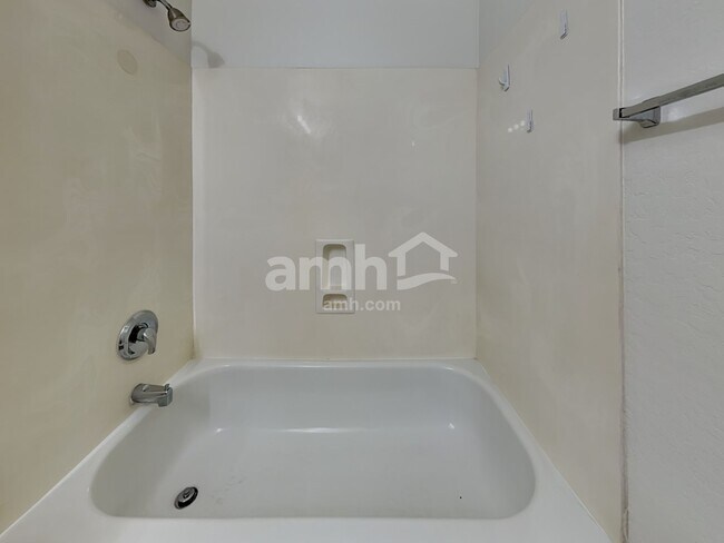 Building Photo - 12734 W Sweetwater Ave