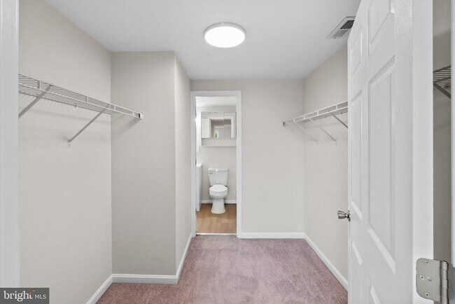 Building Photo - 544 Glen Ct