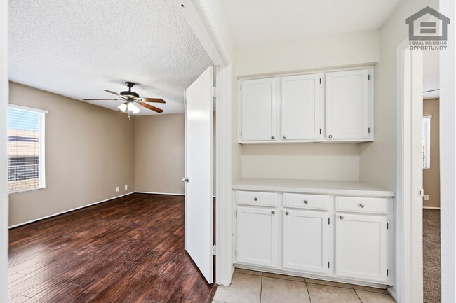 Building Photo - 6Bed/3Bath Split Level House at Cactus/75th Ave! Ready for Immediate Move-In! -- POOL!