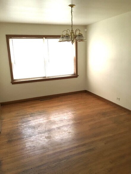 Building Photo - 10350 Milford St