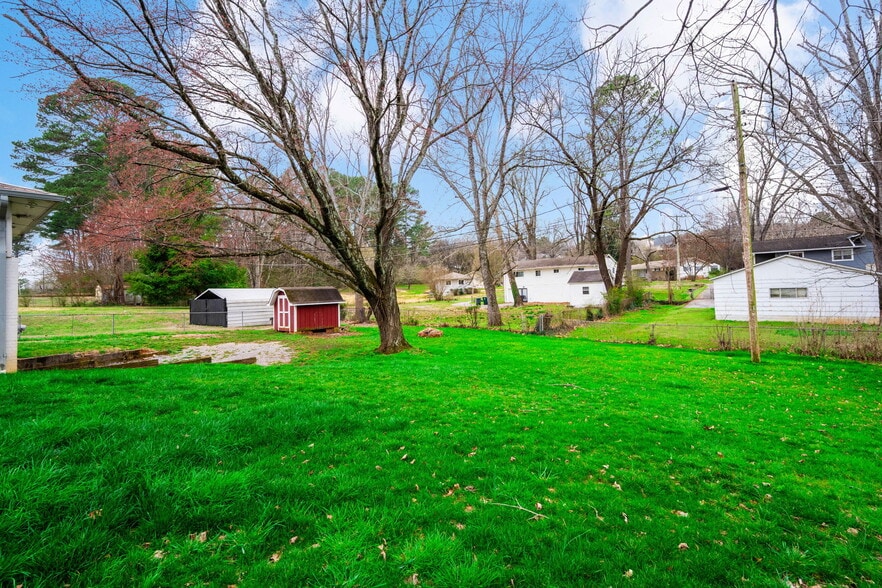 Building Photo - 2115 Ballard Pl