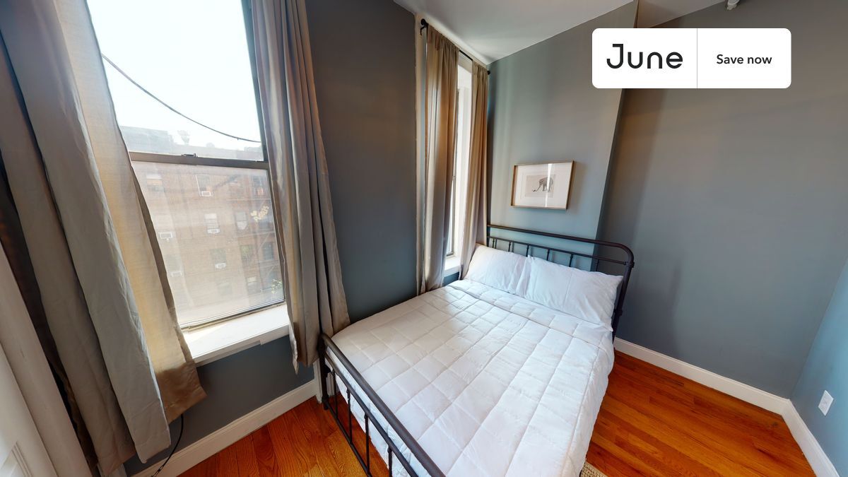 Building Photo - 31 Saint Marks Pl