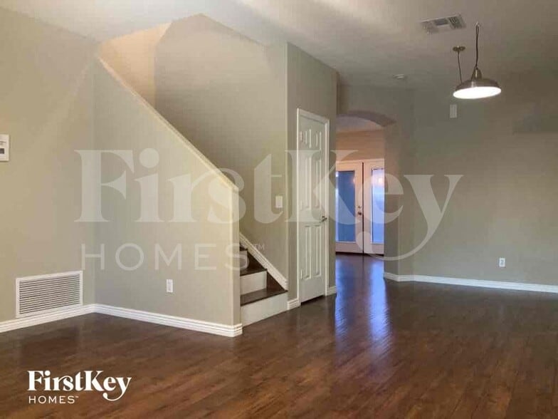 Building Photo - 17424 N 19th Terrace