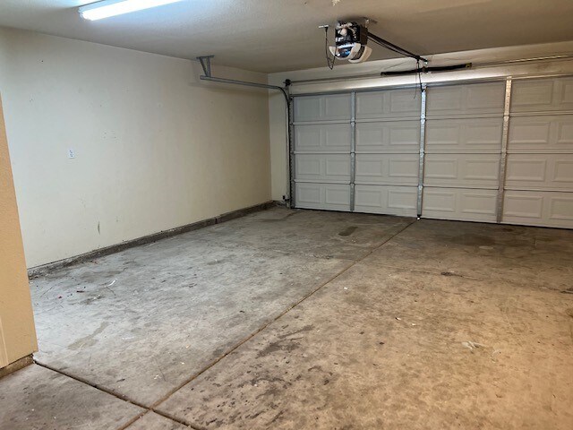 Building Photo - 2524 S Ridge Ave