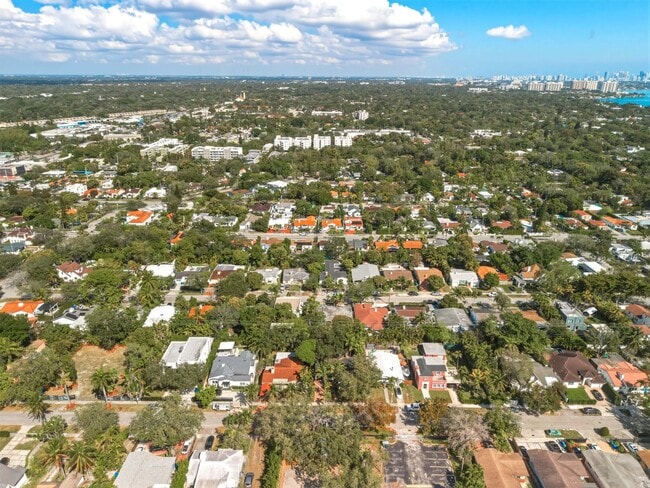 Building Photo - 751 NE 80th St