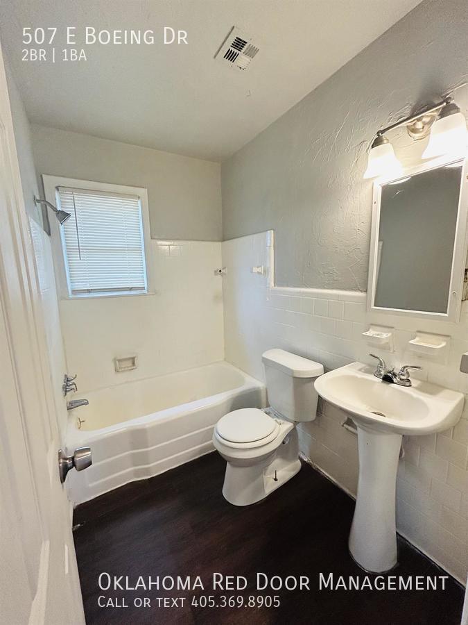 Building Photo - 507 E Boeing Dr