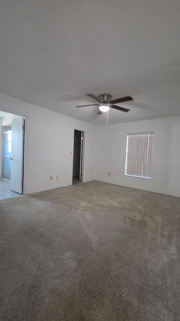 Building Photo - 3 Bedroom 2 Bath Home with a 2 car garage in Fairway Estates