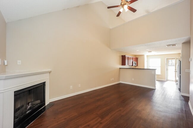 Building Photo - 316 Lauren Dr