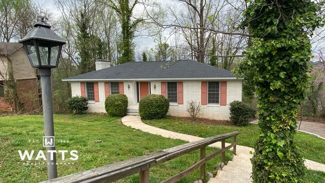 Primary Photo - Excellent 4 Bedroom House in Bluff Park Co...