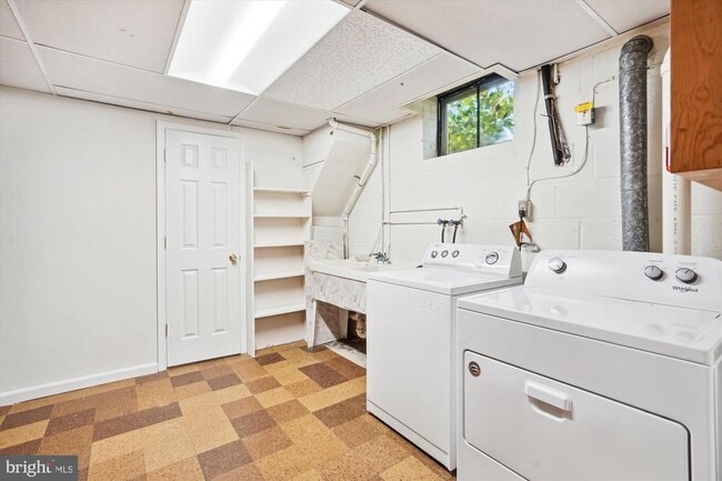 Building Photo - 6139 Tompkins Dr