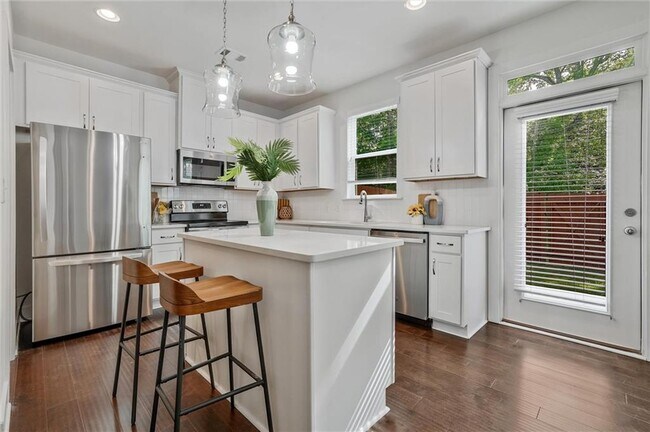 Building Photo - 2235 Mulsanne Dr