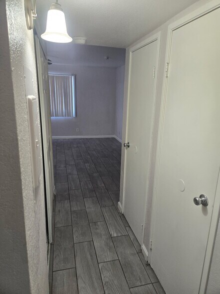 Building Photo - 33 Gold Bar Ct