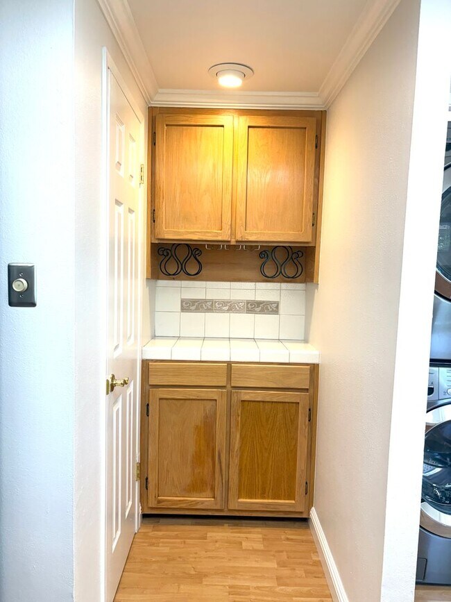 Building Photo - Charming Townhouse in Prime South San Jose