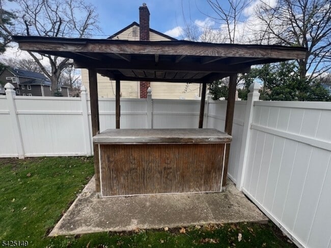 Building Photo - 81 S Maple Ave