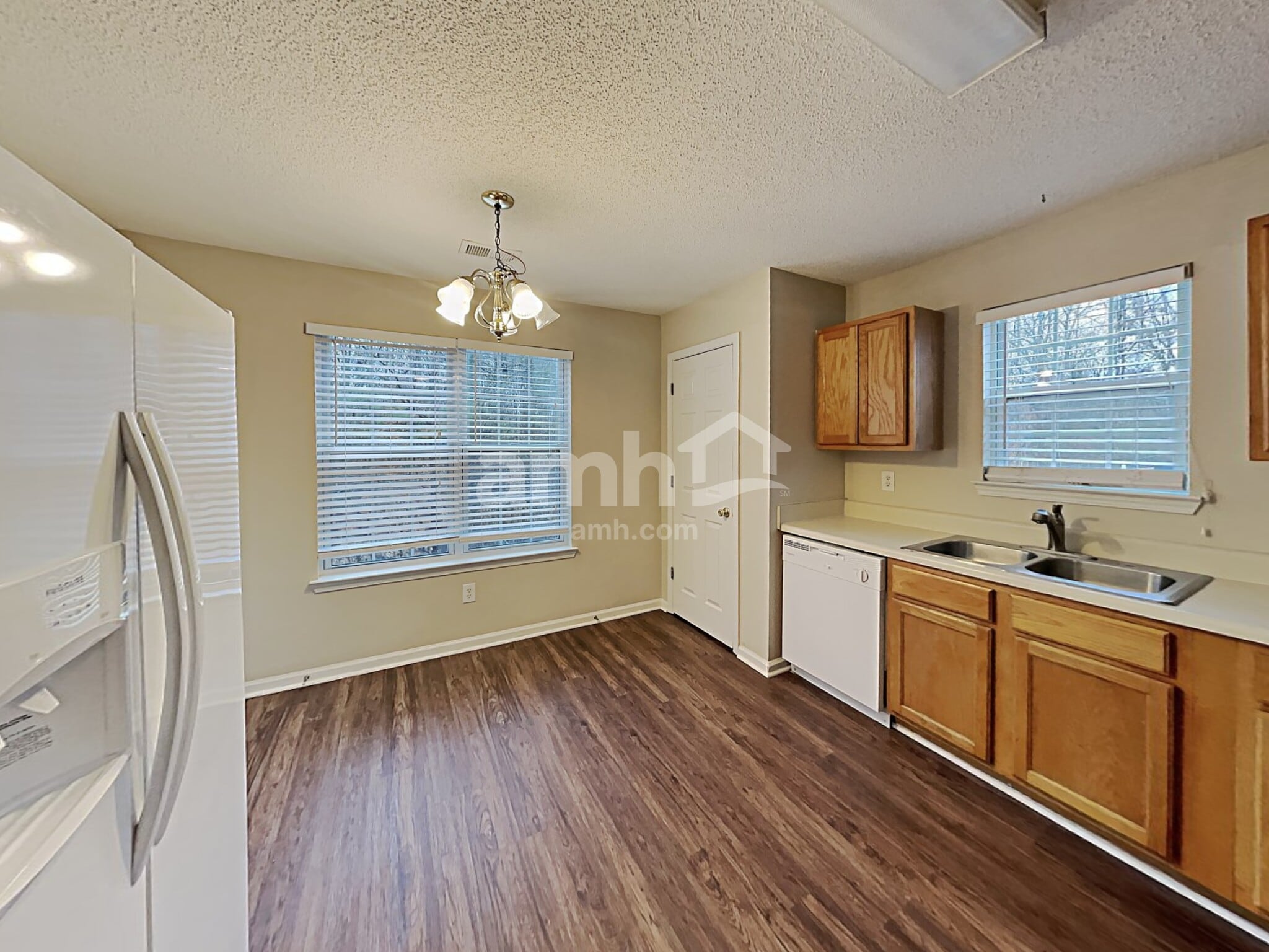 Building Photo - 5970 Water Oaks Dr