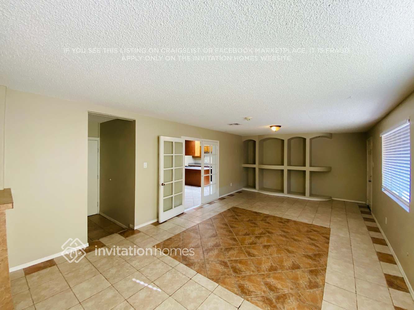 Building Photo - 3735 W Rose Ln