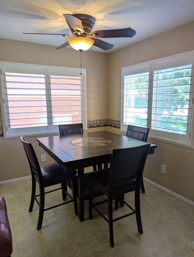 Building Photo - Furnished Condo at the Falls!