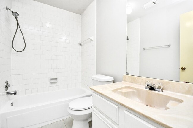 Building Photo - 13546 Cabrera Ln