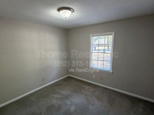 Building Photo - 2257 Sherwood Ave