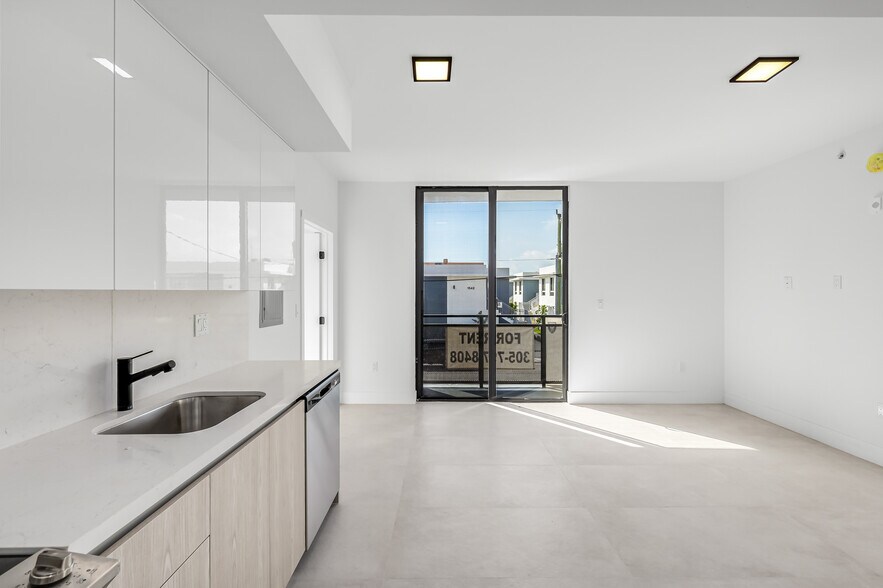 Building Photo - 1547 NW 2nd St