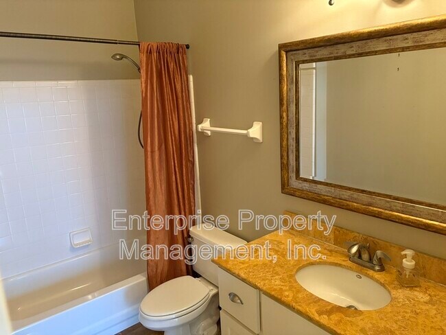 Building Photo - 958 Harbor View Dr