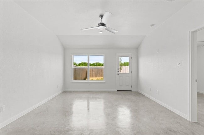 Building Photo - 911 Sevenleaf Ln