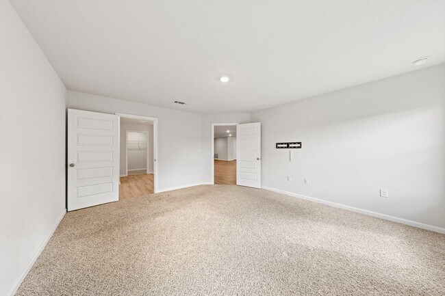 Building Photo - 6705 Sarah Ann Way