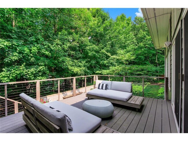Building Photo - 20650 Bayview Ct